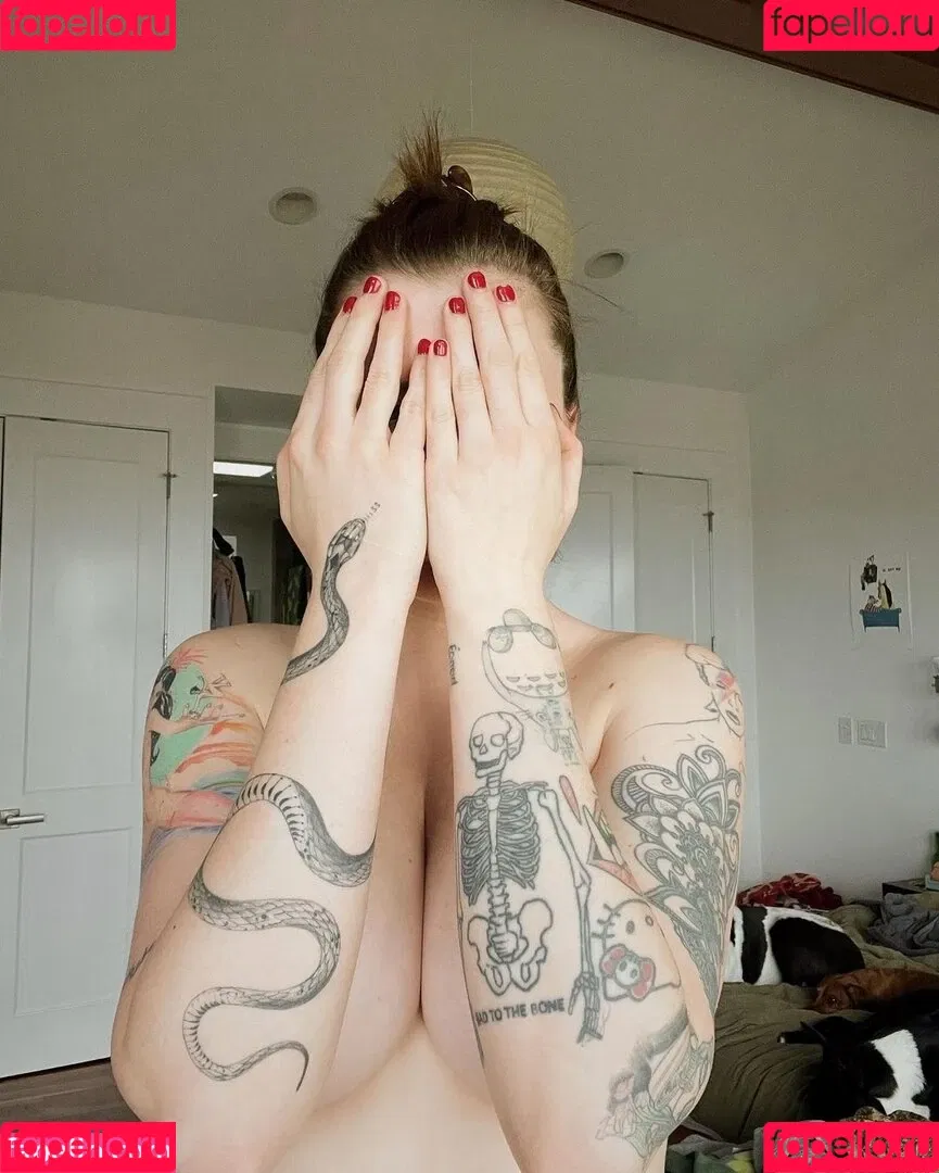 Ireland Baldwin / chloebaldwin... / irelandbasingerbaldwin Onlyfans Photo Gallery 