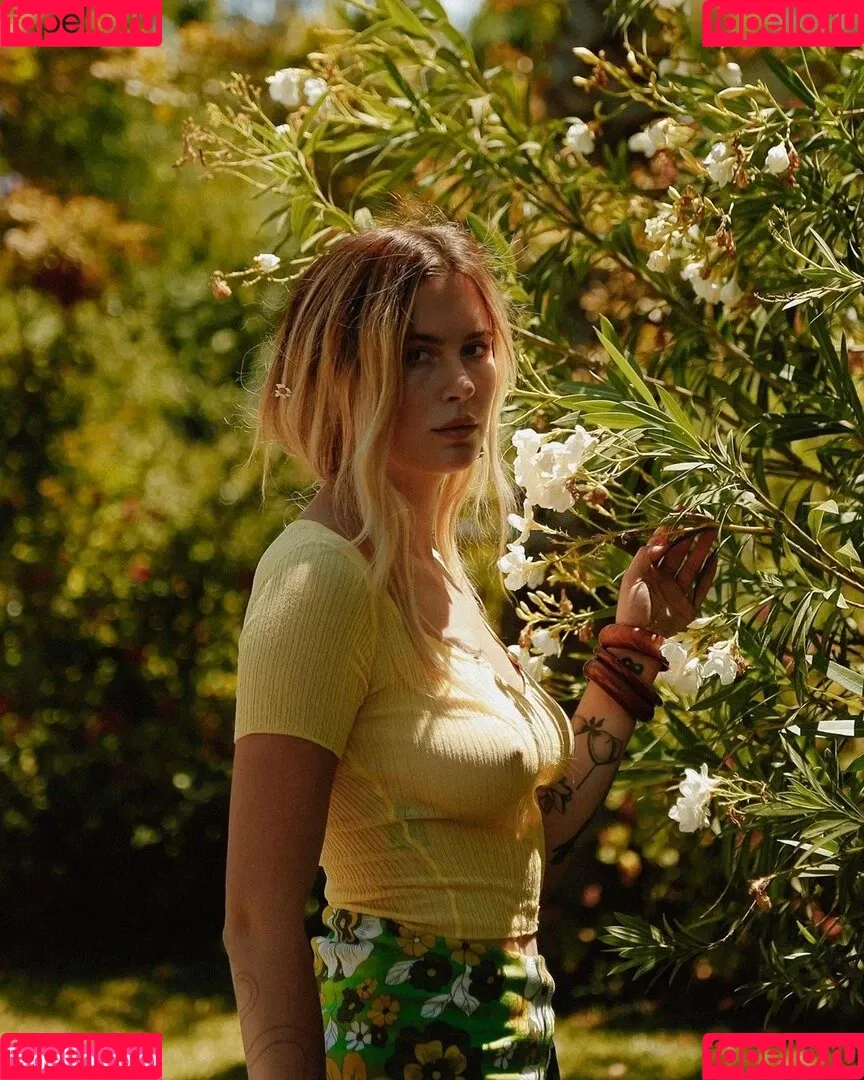 Ireland Baldwin / chloebaldwin... / irelandbasingerbaldwin Onlyfans Photo Gallery 