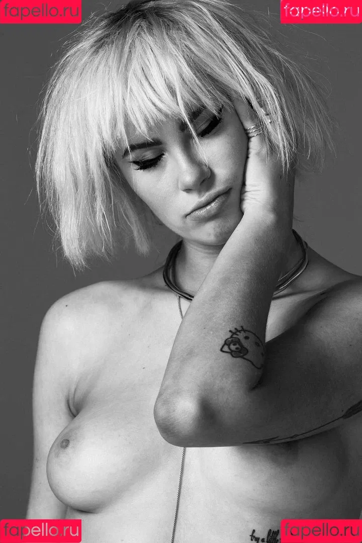 Ireland Baldwin / chloebaldwin... / irelandbasingerbaldwin Onlyfans Photo Gallery 