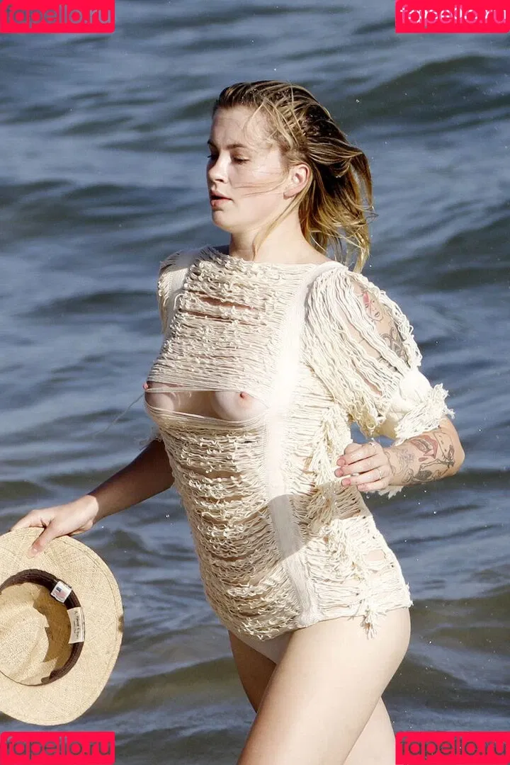 Ireland Baldwin / chloebaldwin... / irelandbasingerbaldwin Onlyfans Photo Gallery 