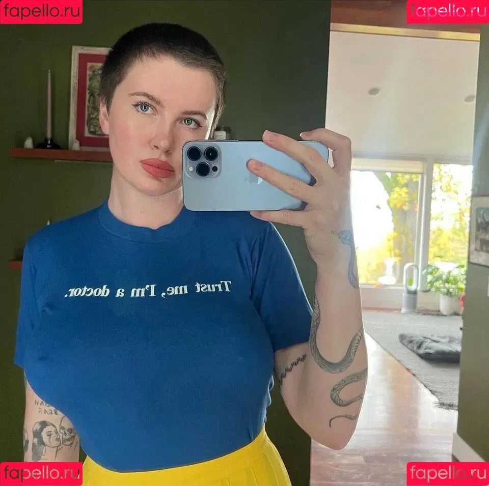 Ireland Baldwin / chloebaldwin... / irelandbasingerbaldwin Onlyfans Photo Gallery 