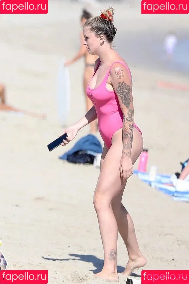 Ireland Baldwin / chloebaldwin... / irelandbasingerbaldwin Onlyfans Photo Gallery 