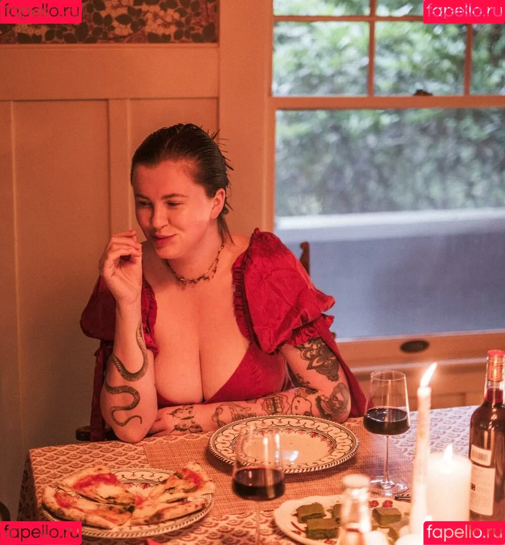 Ireland Baldwin / chloebaldwin... / irelandbasingerbaldwin Onlyfans Photo Gallery 