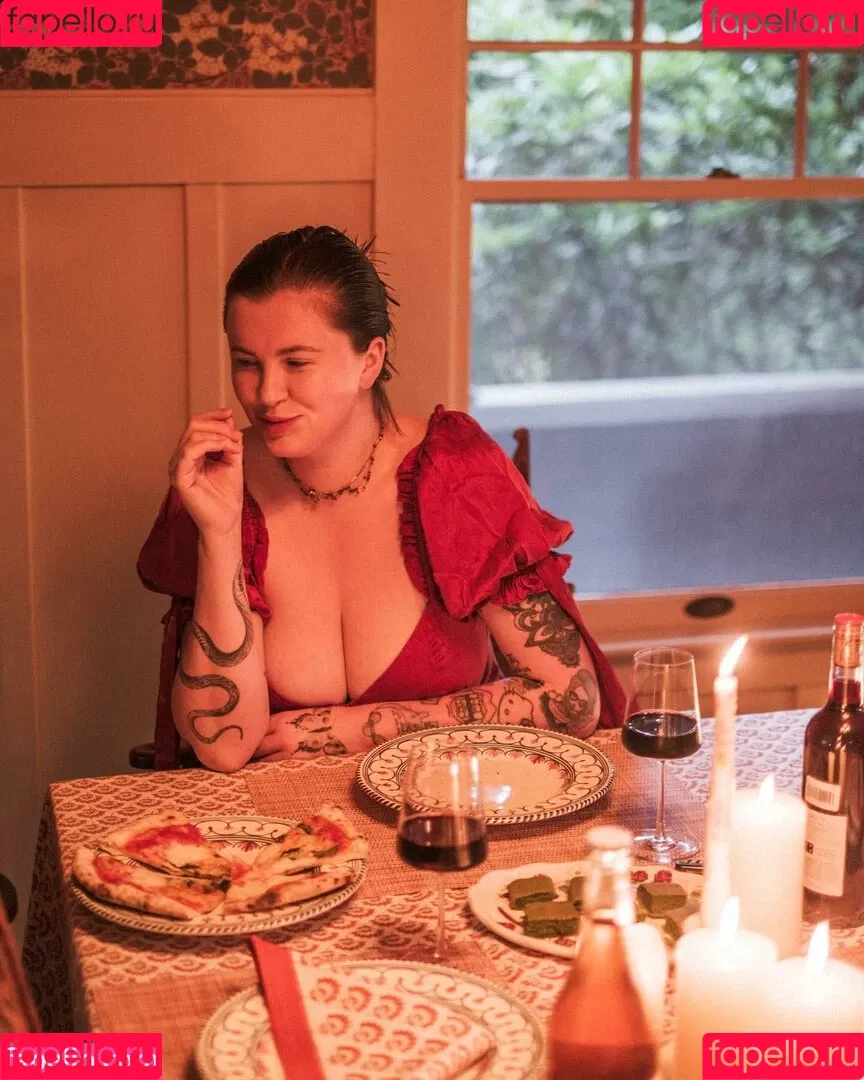 Ireland Baldwin / chloebaldwin... / irelandbasingerbaldwin Onlyfans Photo Gallery 