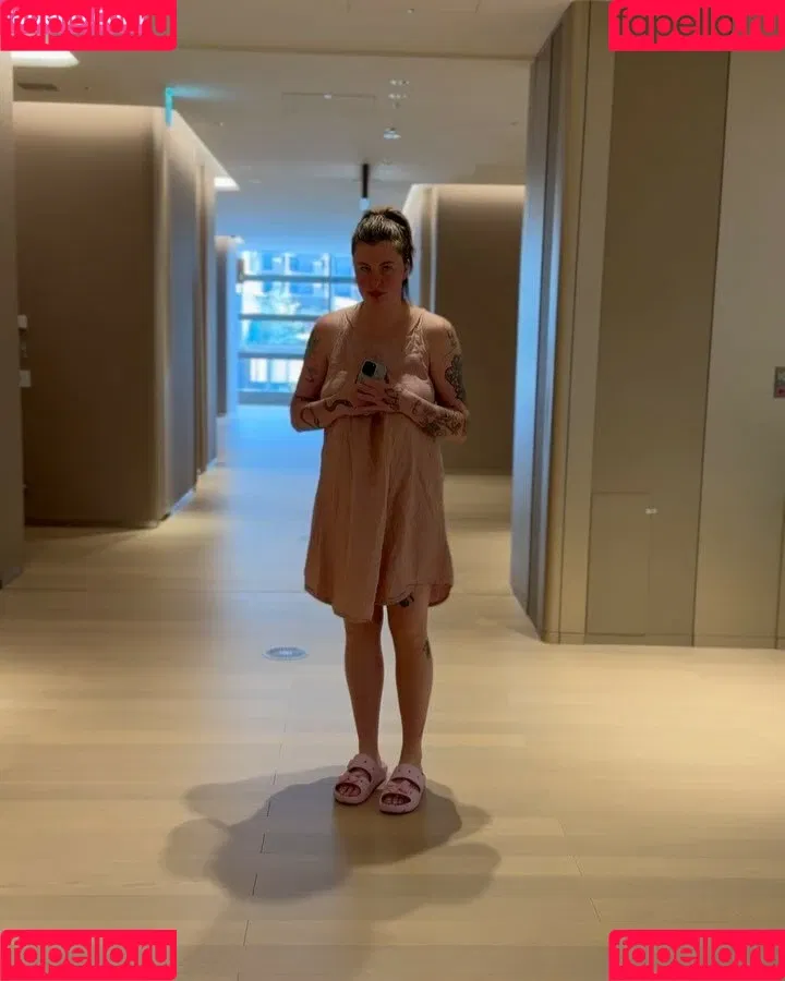 Ireland Baldwin / chloebaldwin... / irelandbasingerbaldwin Onlyfans Photo Gallery 