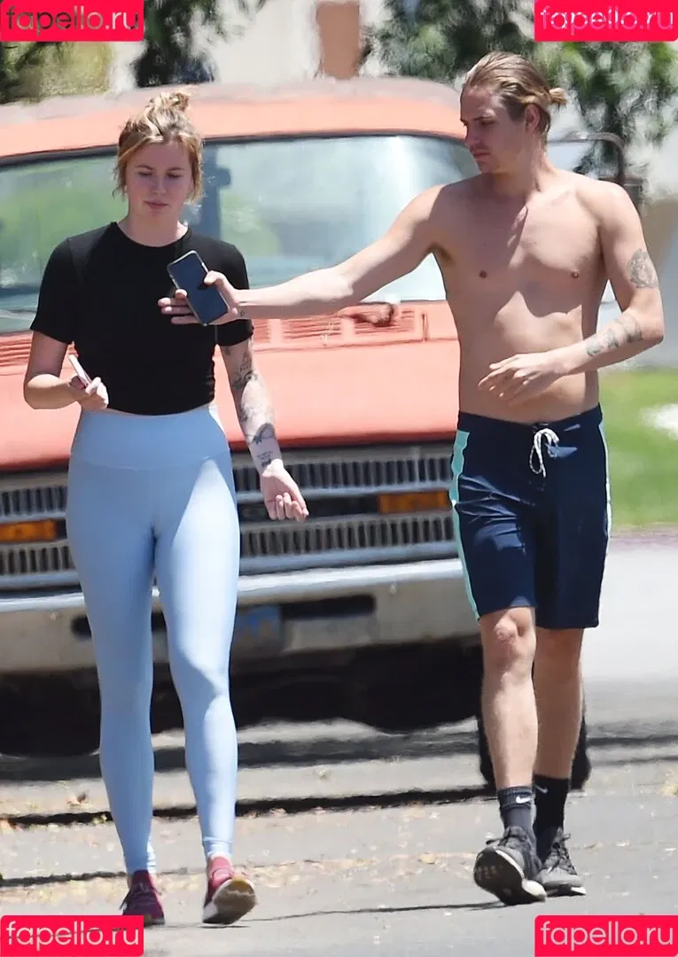 Ireland Baldwin / chloebaldwin... / irelandbasingerbaldwin Onlyfans Photo Gallery 