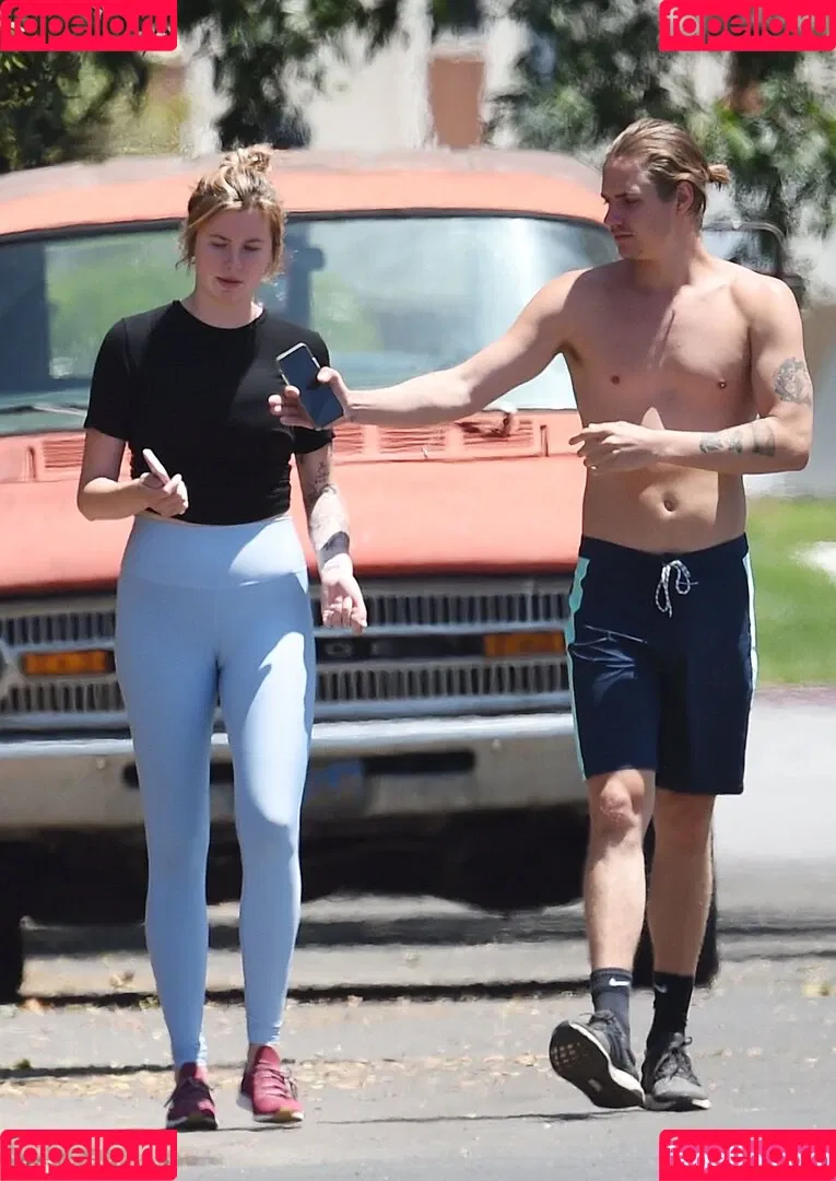 Ireland Baldwin / chloebaldwin... / irelandbasingerbaldwin Onlyfans Photo Gallery 