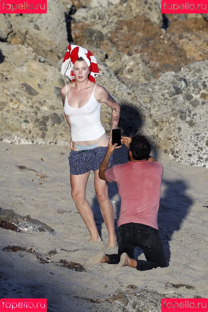 Ireland Baldwin / chloebaldwin... / irelandbasingerbaldwin Onlyfans Photo Gallery 