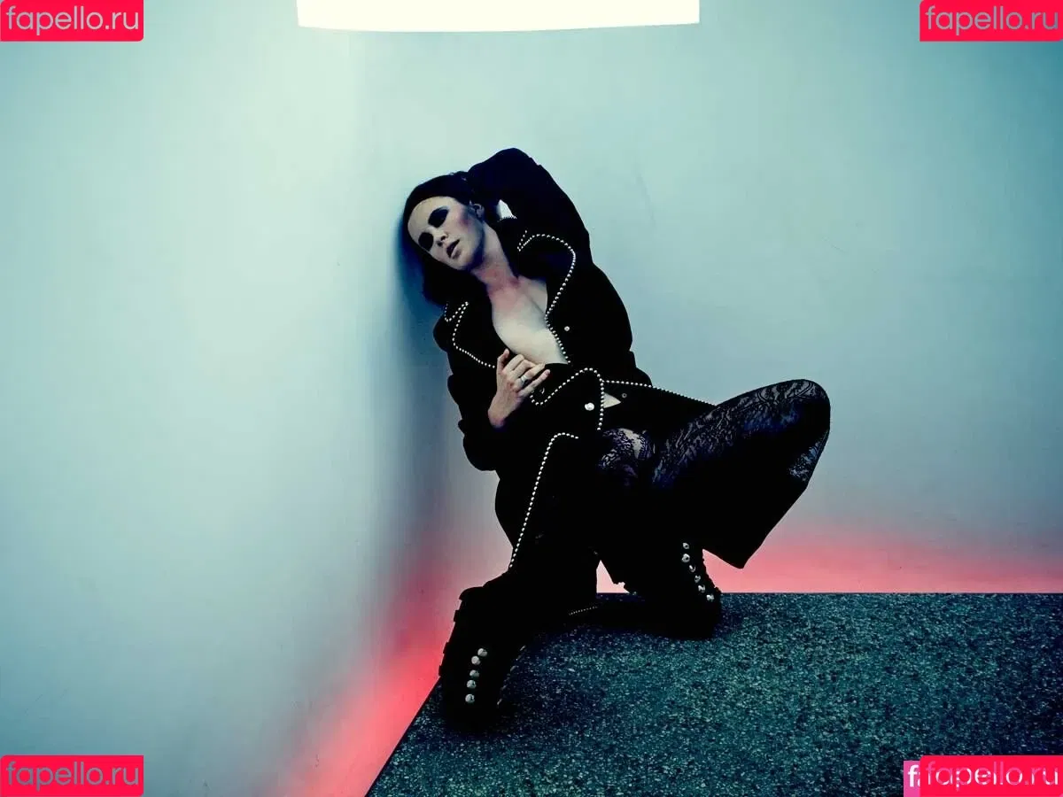 Ireland Baldwin / chloebaldwin... / irelandbasingerbaldwin Onlyfans Photo Gallery 