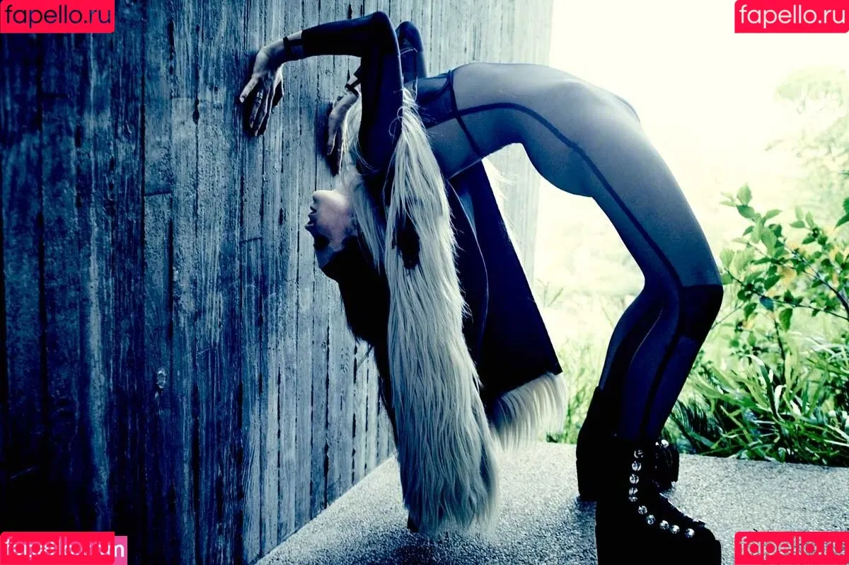 Ireland Baldwin / chloebaldwin... / irelandbasingerbaldwin Onlyfans Photo Gallery 