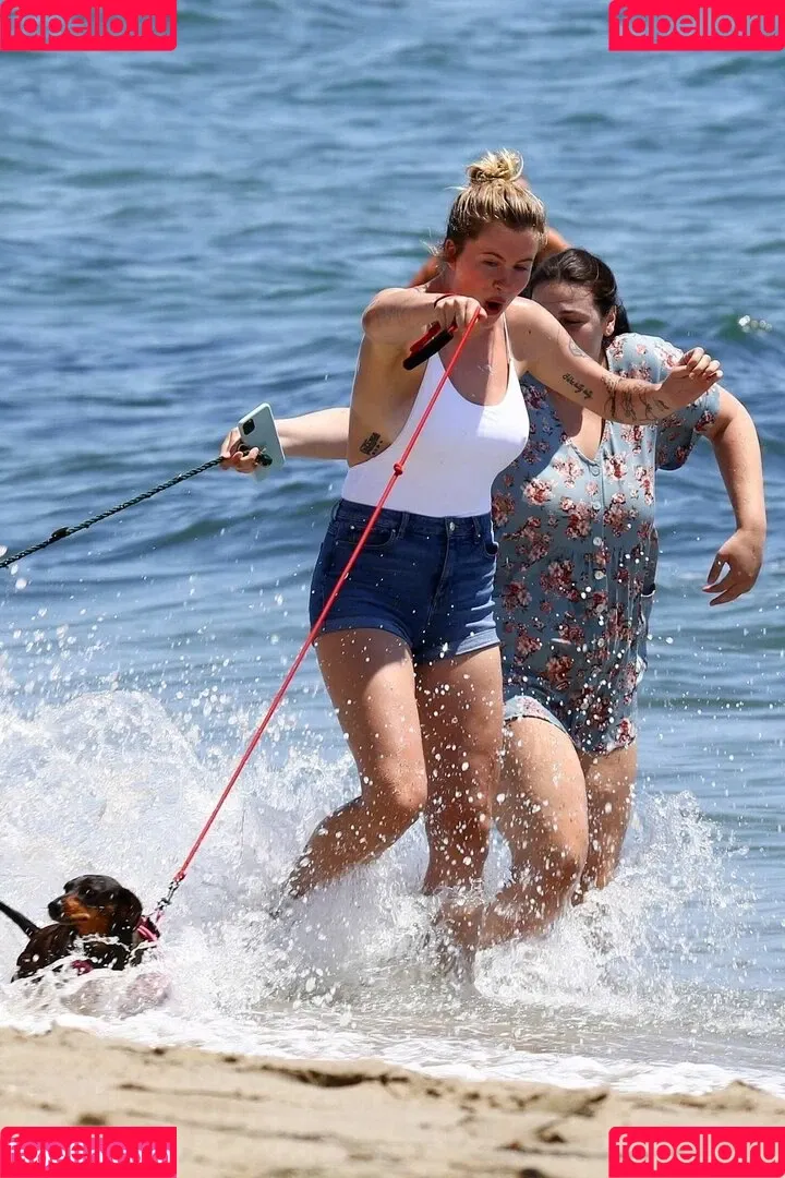 Ireland Baldwin / chloebaldwin... / irelandbasingerbaldwin Onlyfans Photo Gallery 