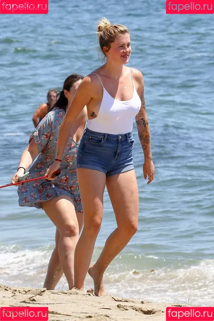 Ireland Baldwin / chloebaldwin... / irelandbasingerbaldwin Onlyfans Photo Gallery 