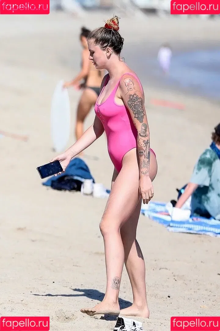 Ireland Baldwin / chloebaldwin... / irelandbasingerbaldwin Onlyfans Photo Gallery 