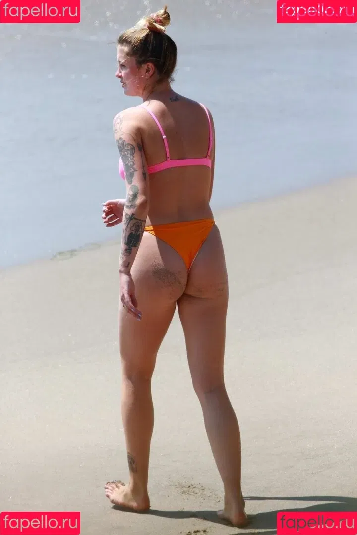 Ireland Baldwin / chloebaldwin... / irelandbasingerbaldwin Onlyfans Photo Gallery 