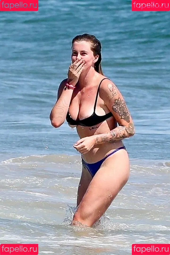 Ireland Baldwin / chloebaldwin... / irelandbasingerbaldwin Onlyfans Photo Gallery 