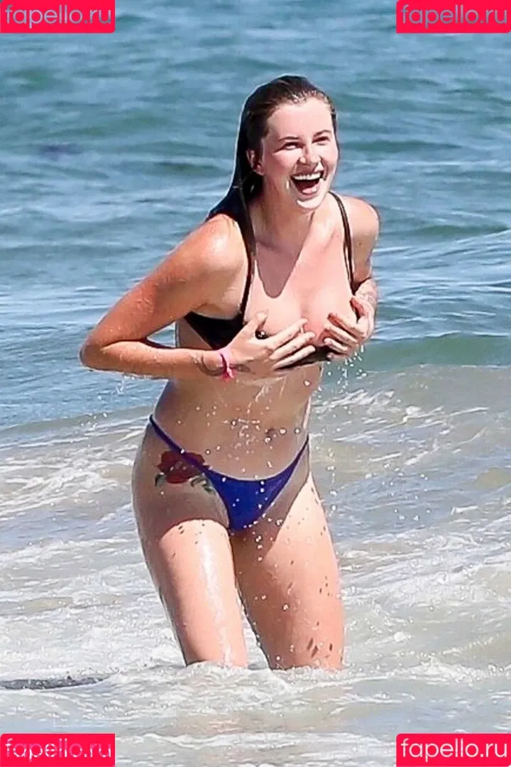 Ireland Baldwin / chloebaldwin... / irelandbasingerbaldwin Onlyfans Photo Gallery 