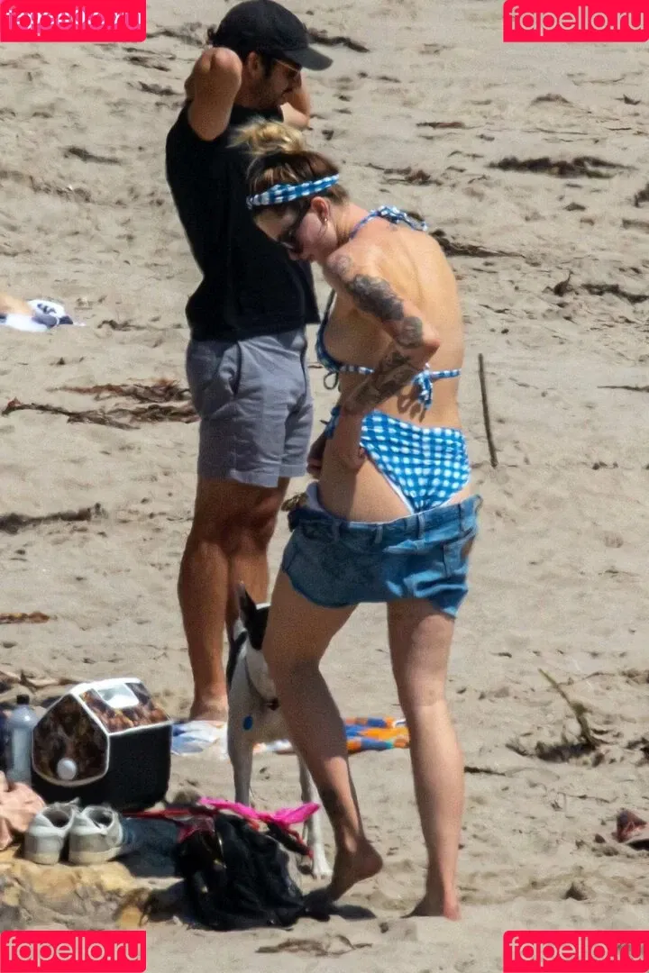 Ireland Baldwin / chloebaldwin... / irelandbasingerbaldwin Onlyfans Photo Gallery 