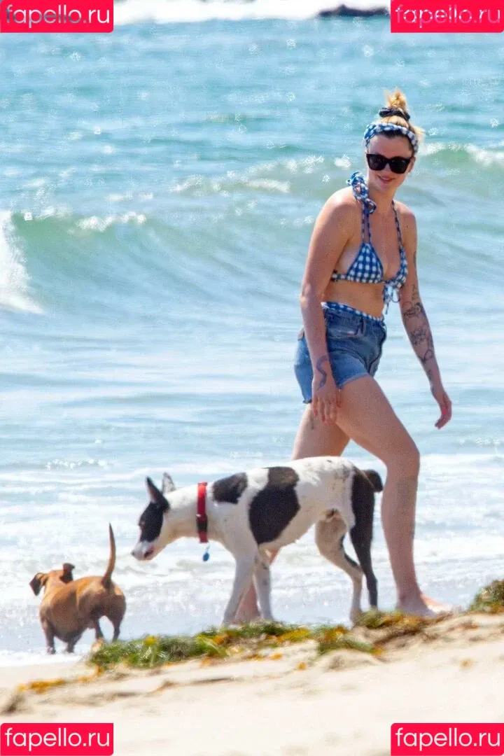 Ireland Baldwin / chloebaldwin... / irelandbasingerbaldwin Onlyfans Photo Gallery 