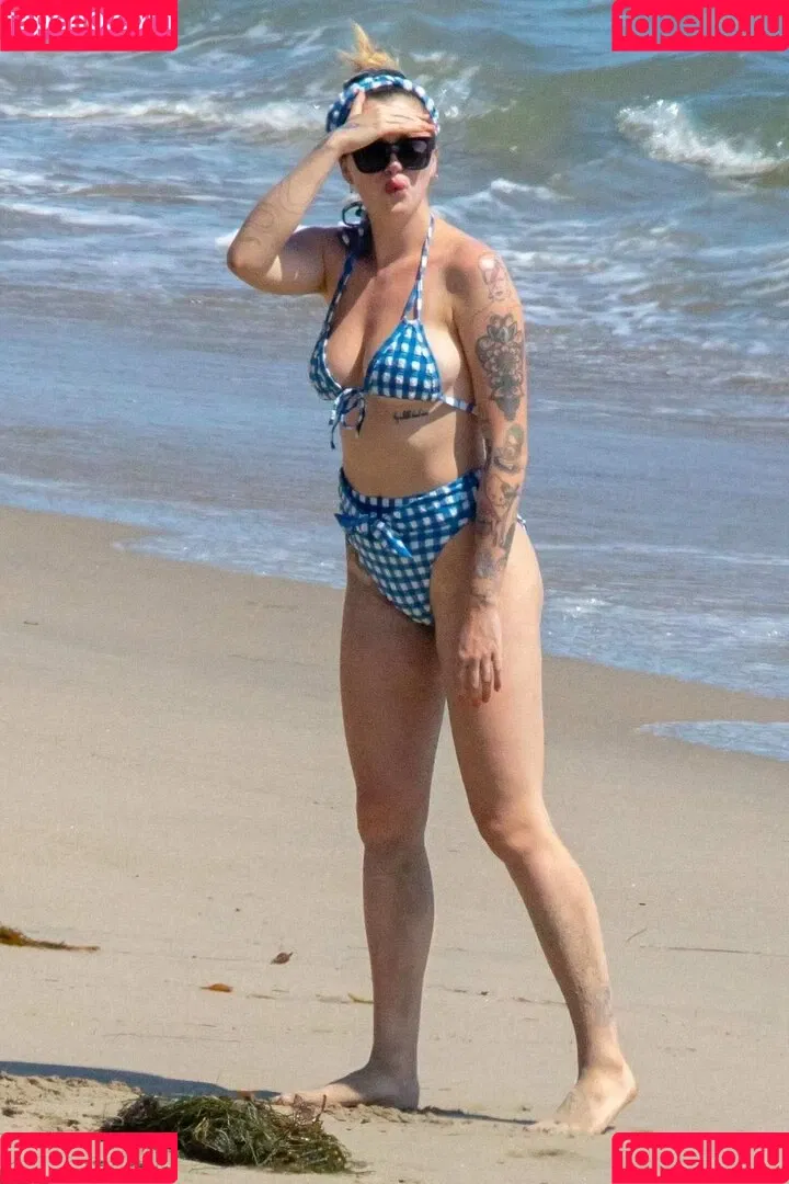 Ireland Baldwin / chloebaldwin... / irelandbasingerbaldwin Onlyfans Photo Gallery 