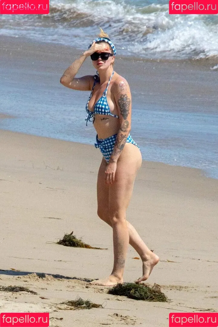 Ireland Baldwin / chloebaldwin... / irelandbasingerbaldwin Onlyfans Photo Gallery 