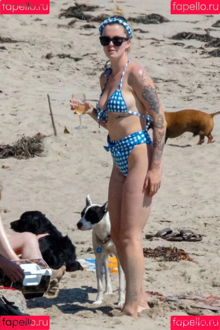 Ireland Baldwin / chloebaldwin... / irelandbasingerbaldwin Onlyfans Photo Gallery 