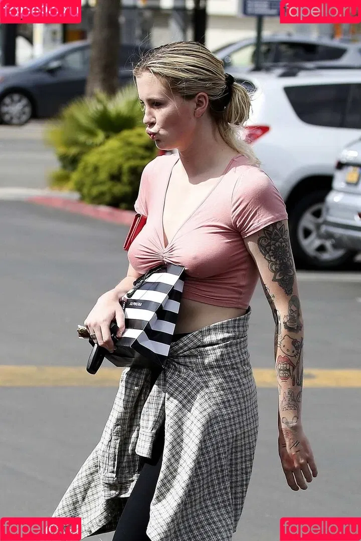 Ireland Baldwin / chloebaldwin... / irelandbasingerbaldwin Onlyfans Photo Gallery 