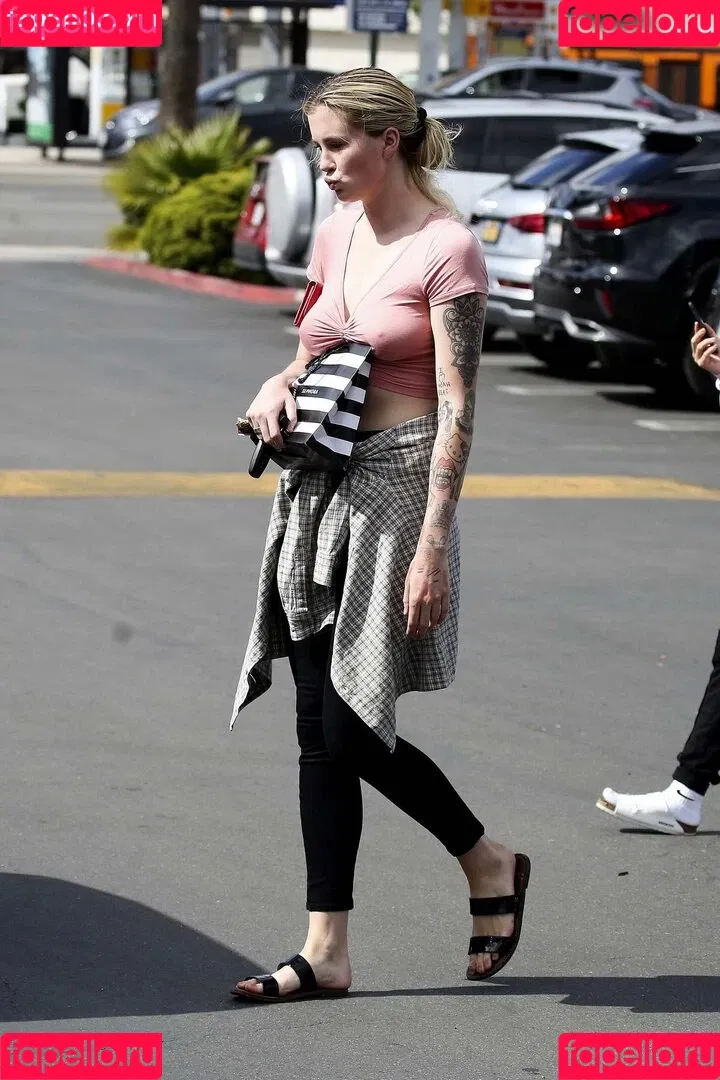 Ireland Baldwin / chloebaldwin... / irelandbasingerbaldwin Onlyfans Photo Gallery 