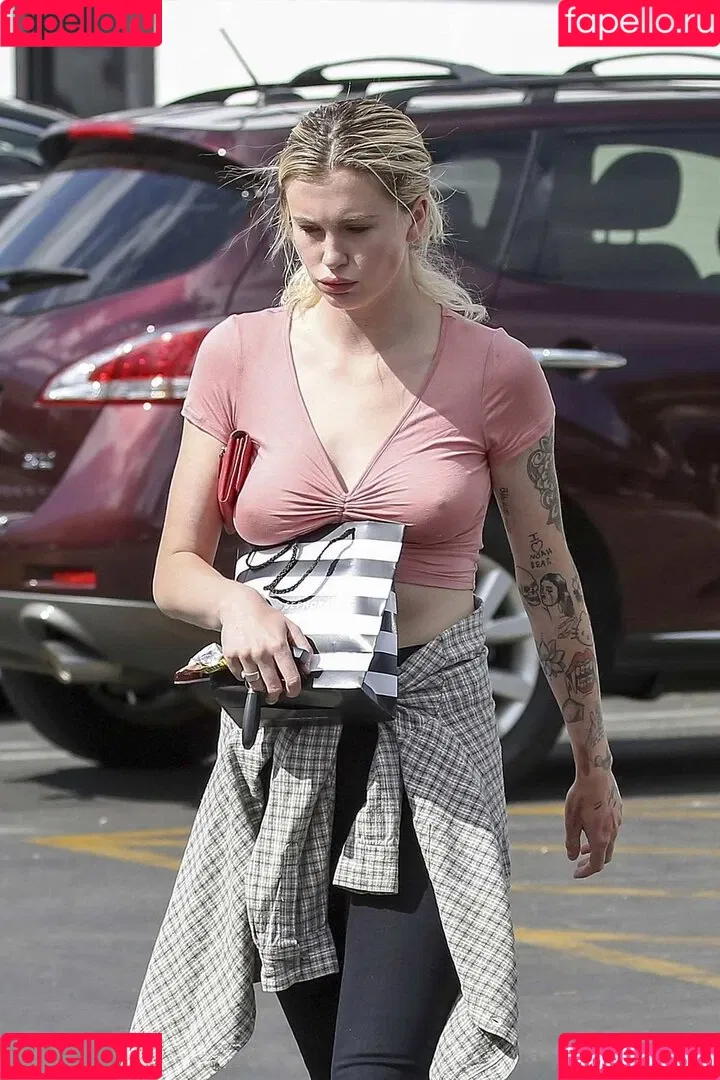 Ireland Baldwin / chloebaldwin... / irelandbasingerbaldwin Onlyfans Photo Gallery 