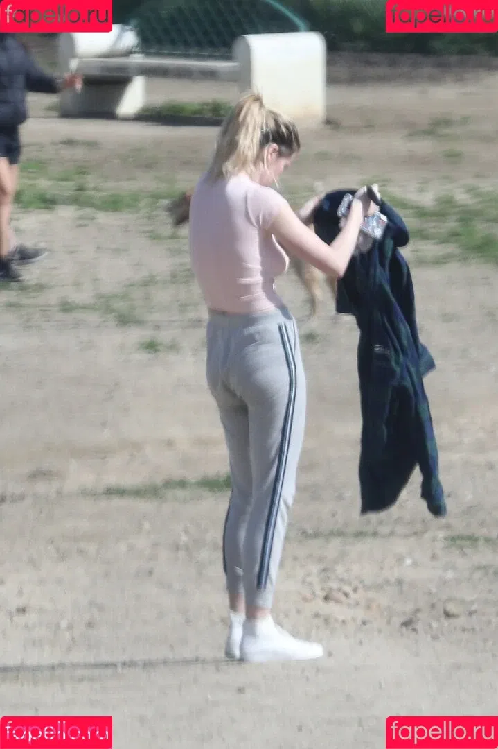 Ireland Baldwin / chloebaldwin... / irelandbasingerbaldwin Onlyfans Photo Gallery 