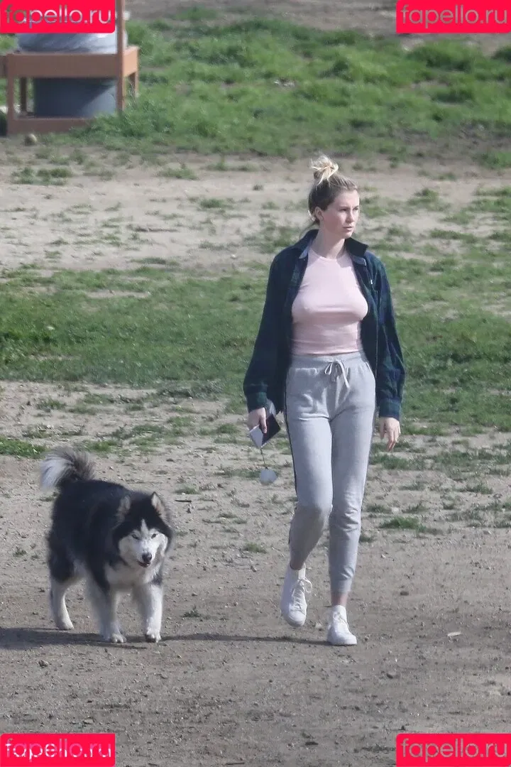 Ireland Baldwin / chloebaldwin... / irelandbasingerbaldwin Onlyfans Photo Gallery 