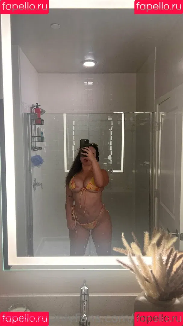 kaliiikakes / misskalikakes Onlyfans Photo Gallery 