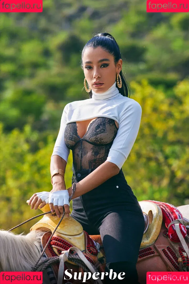 Lilla Katten / Superbe / superbeofficial Onlyfans Photo Gallery 