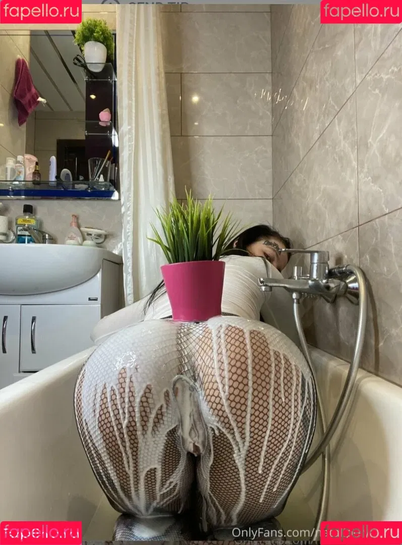 Natalia Polyakova / crybaby6999 / natalia.polyakova / natalipolyakov9 Onlyfans Photo Gallery 