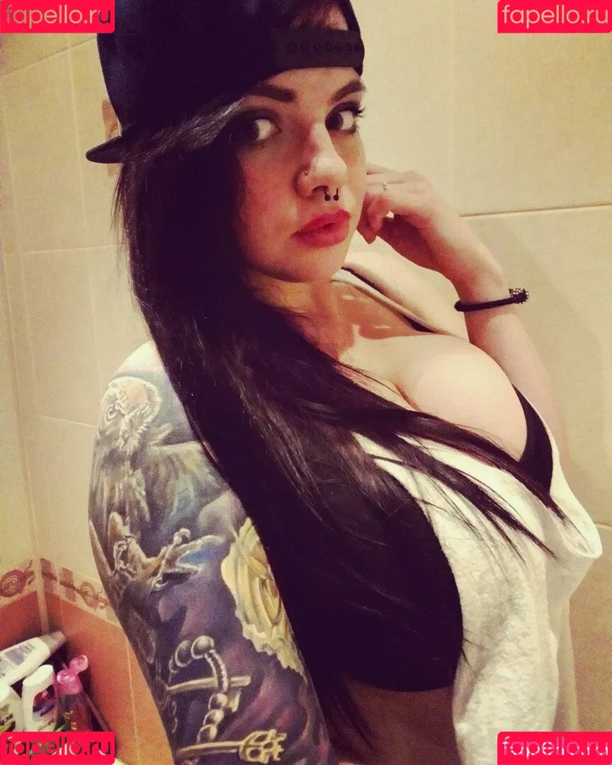 Natalia Polyakova / crybaby6999 / natalia.polyakova / natalipolyakov9 Onlyfans Photo Gallery 