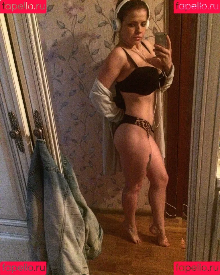 Natalia Polyakova / crybaby6999 / natalia.polyakova / natalipolyakov9 Onlyfans Photo Gallery 