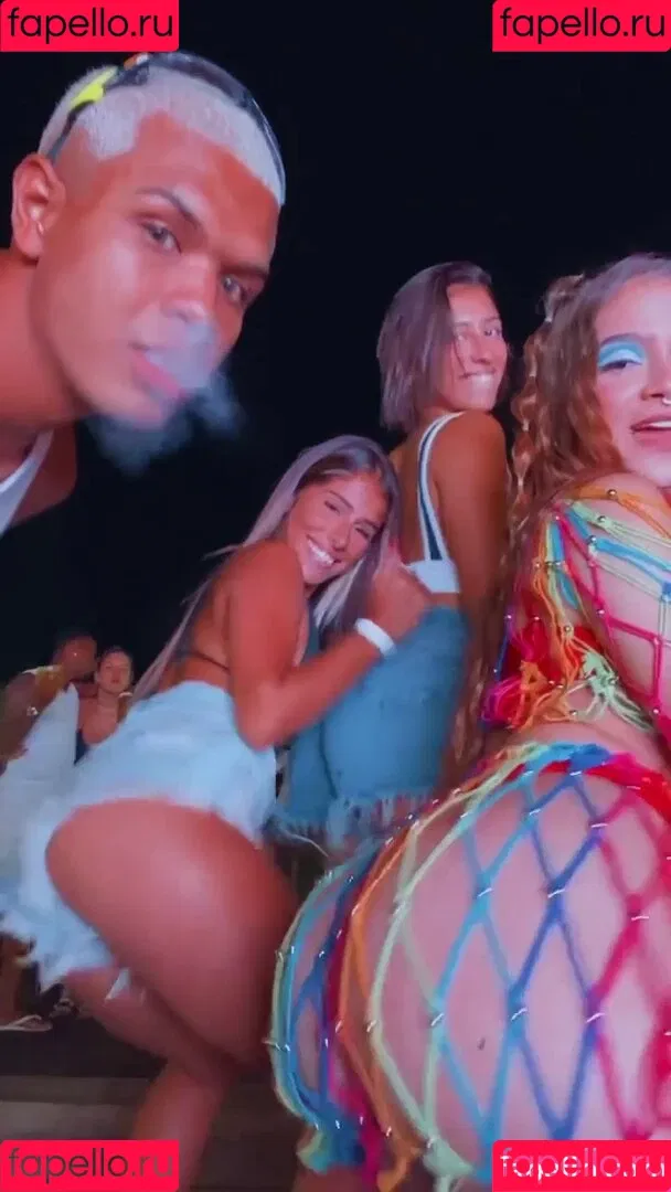 Dezoitou / Mel Maia / mel_maia / melissamelmaia Onlyfans Photo Gallery 