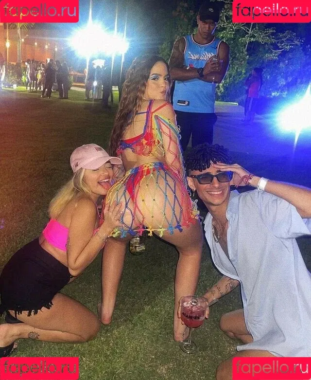 Dezoitou / Mel Maia / mel_maia / melissamelmaia Onlyfans Photo Gallery 