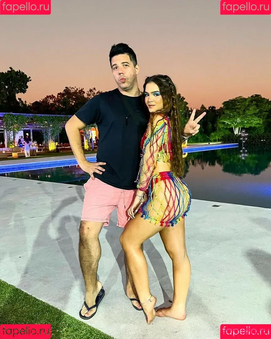 Dezoitou / Mel Maia / mel_maia / melissamelmaia Onlyfans Photo Gallery 