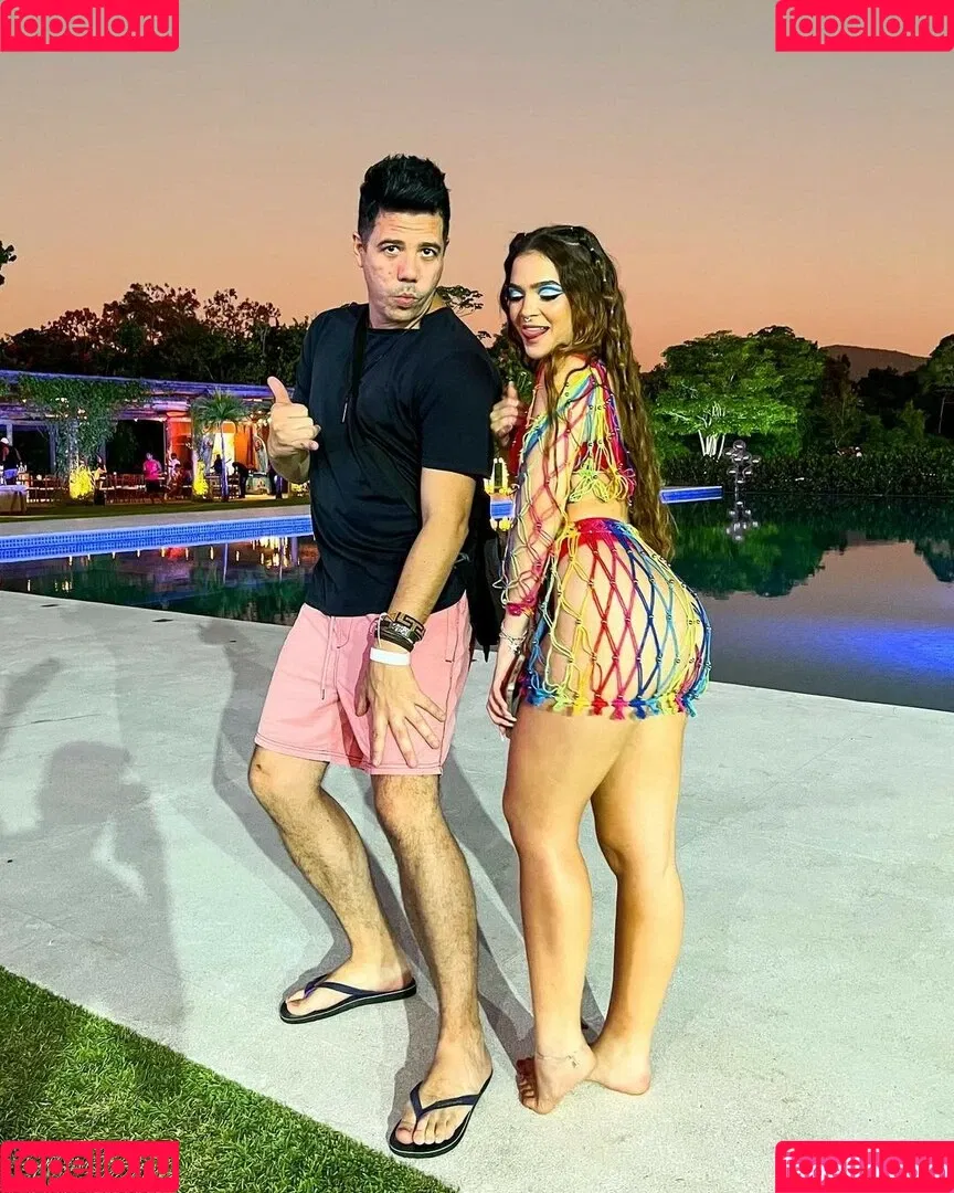 Dezoitou / Mel Maia / mel_maia / melissamelmaia Onlyfans Photo Gallery 