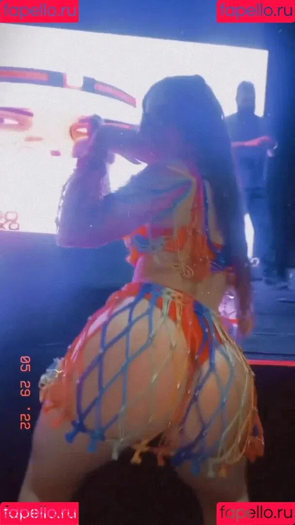 Dezoitou / Mel Maia / mel_maia / melissamelmaia Onlyfans Photo Gallery 