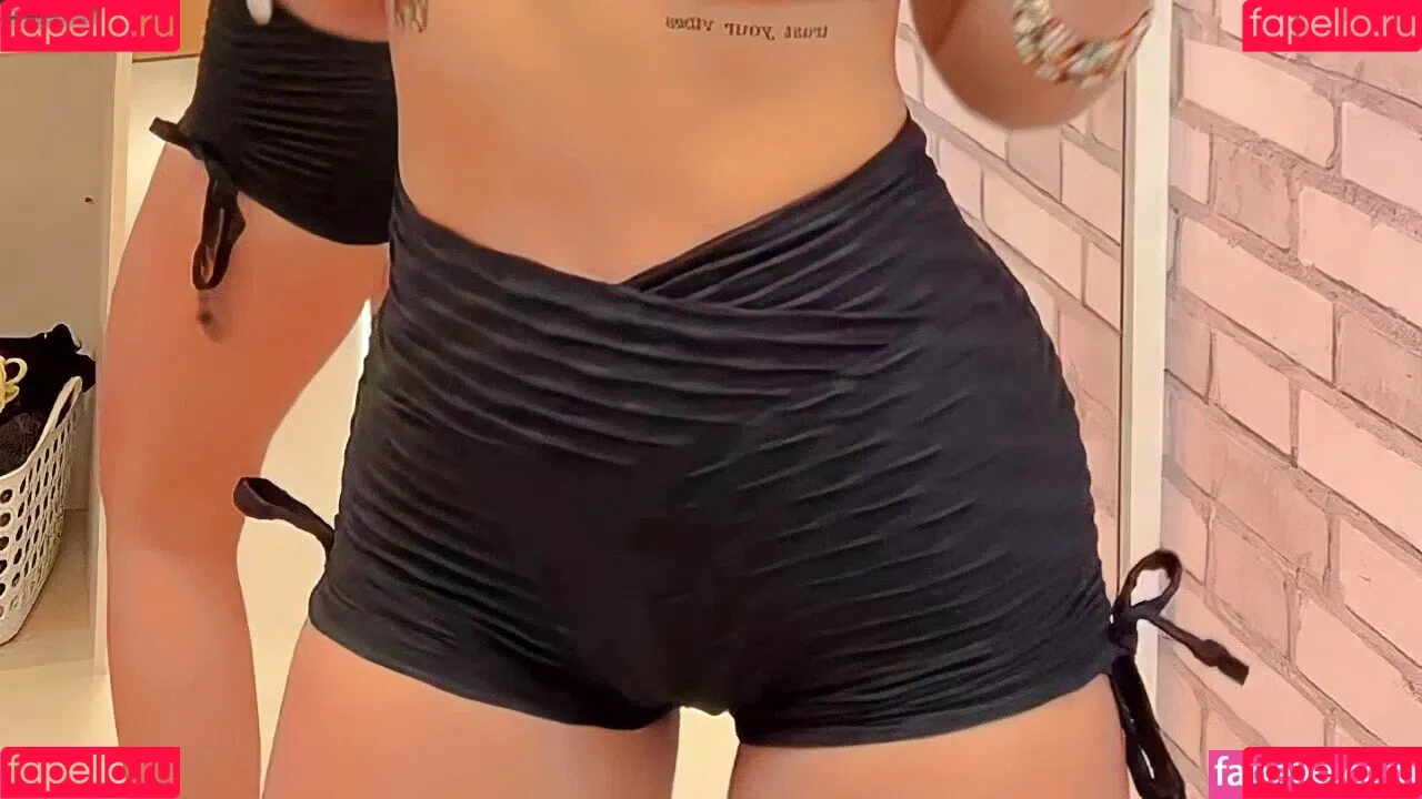 Dezoitou / Mel Maia / mel_maia / melissamelmaia Onlyfans Photo Gallery 