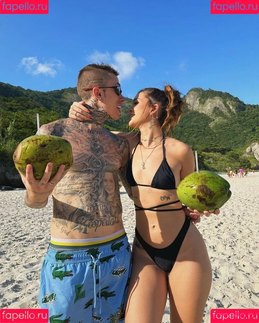 Dezoitou / Mel Maia / mel_maia / melissamelmaia Onlyfans Photo Gallery 