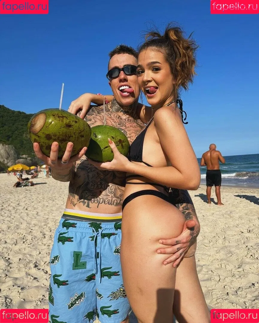 Dezoitou / Mel Maia / mel_maia / melissamelmaia Onlyfans Photo Gallery 