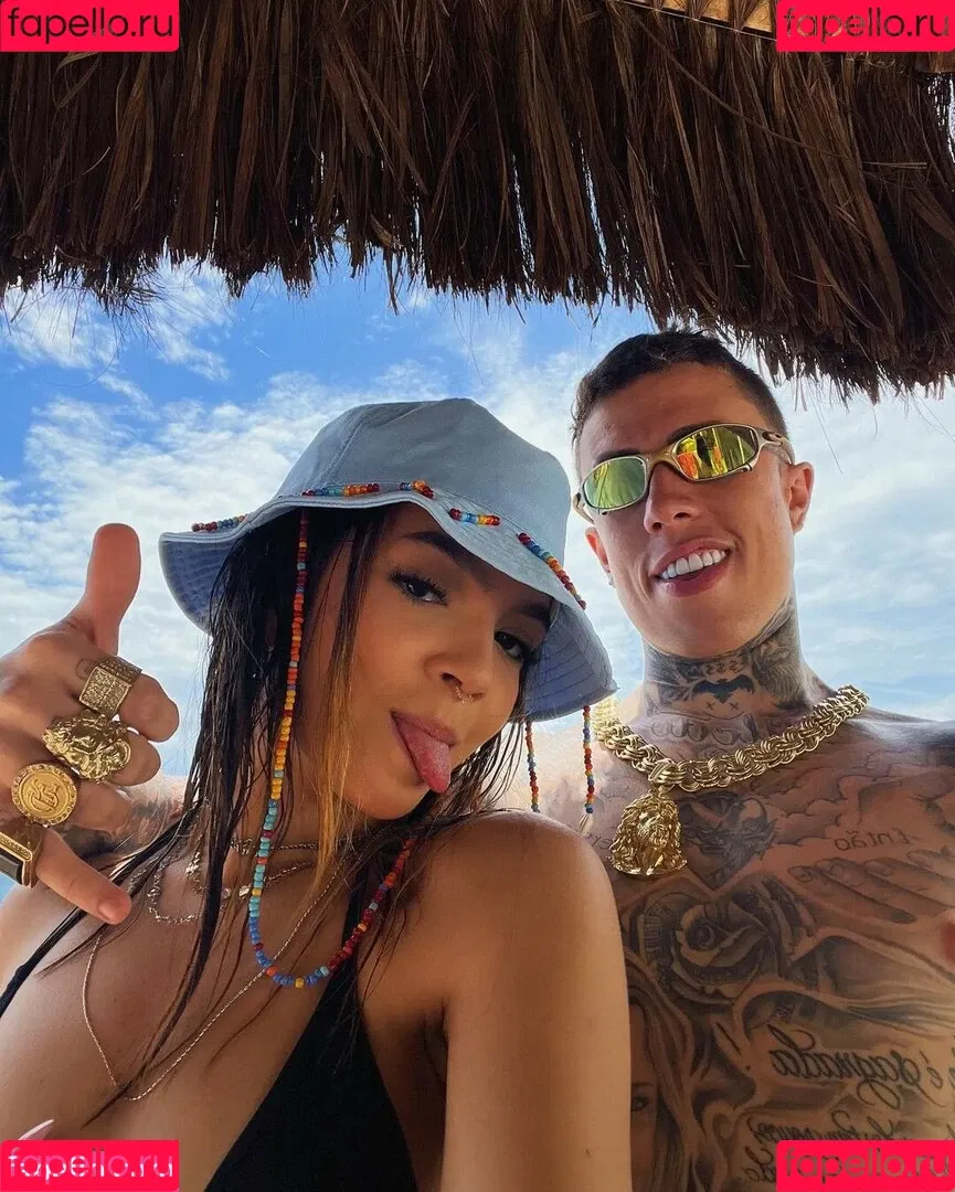 Dezoitou / Mel Maia / mel_maia / melissamelmaia Onlyfans Photo Gallery 