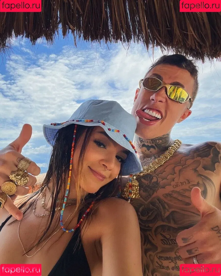 Dezoitou / Mel Maia / mel_maia / melissamelmaia Onlyfans Photo Gallery 