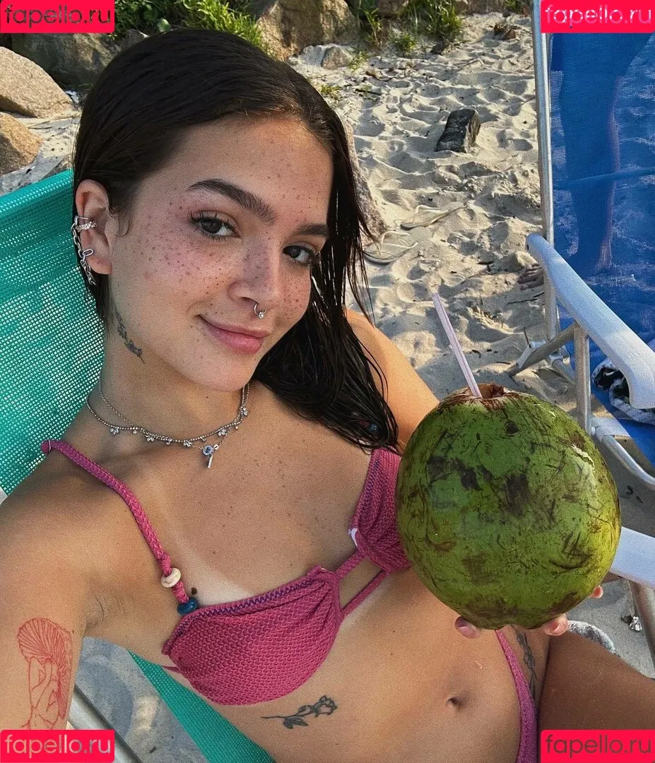 Dezoitou / Mel Maia / mel_maia / melissamelmaia Onlyfans Photo Gallery 