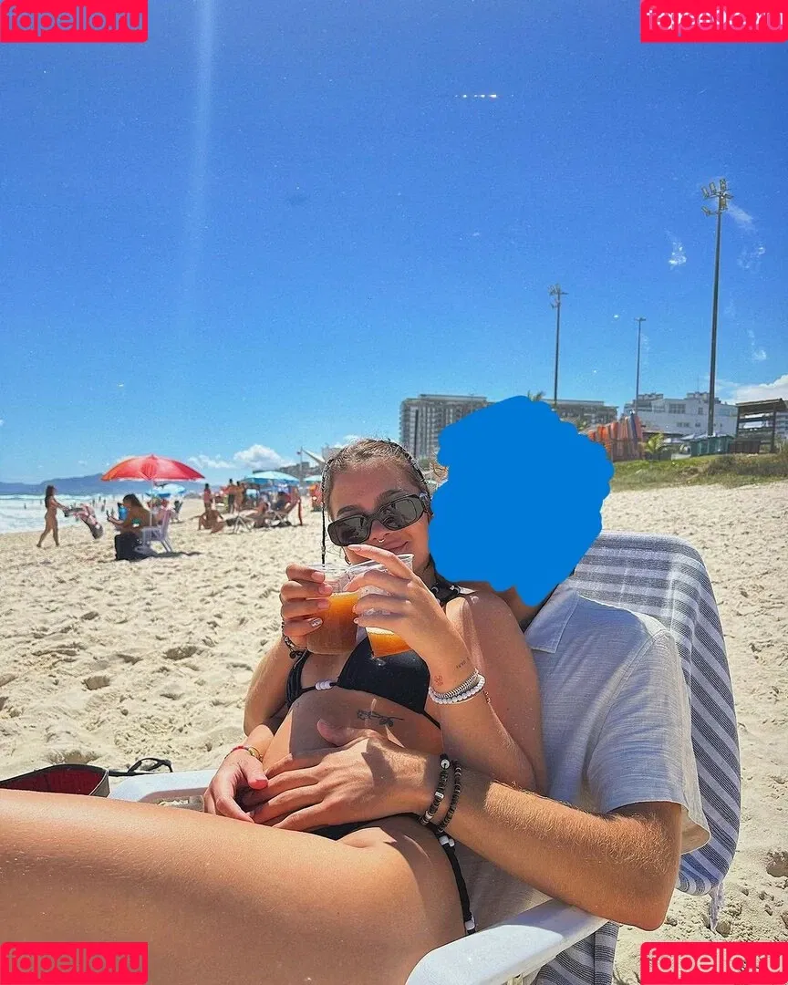 Dezoitou / Mel Maia / mel_maia / melissamelmaia Onlyfans Photo Gallery 