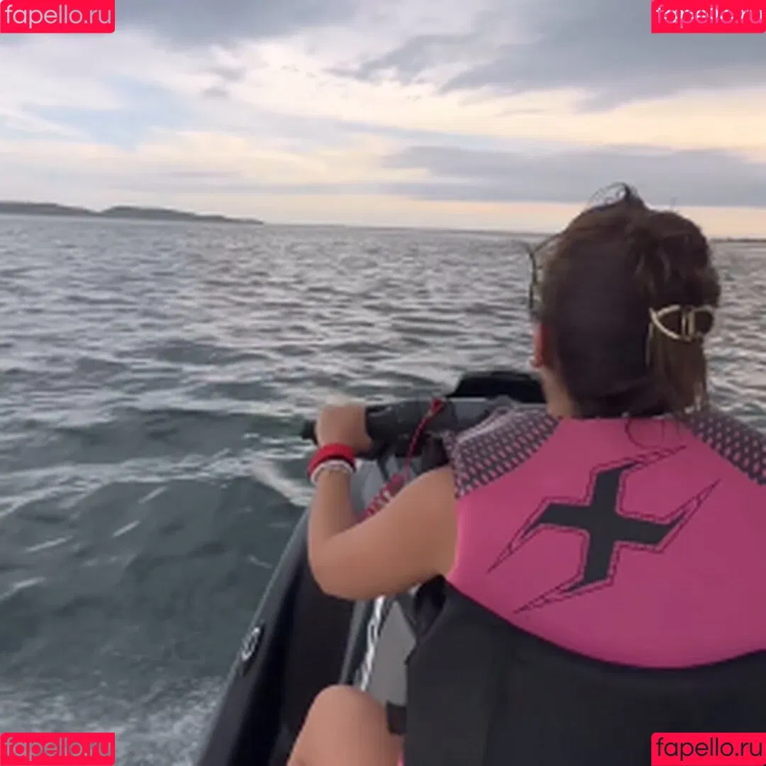 Dezoitou / Mel Maia / mel_maia / melissamelmaia Onlyfans Photo Gallery 