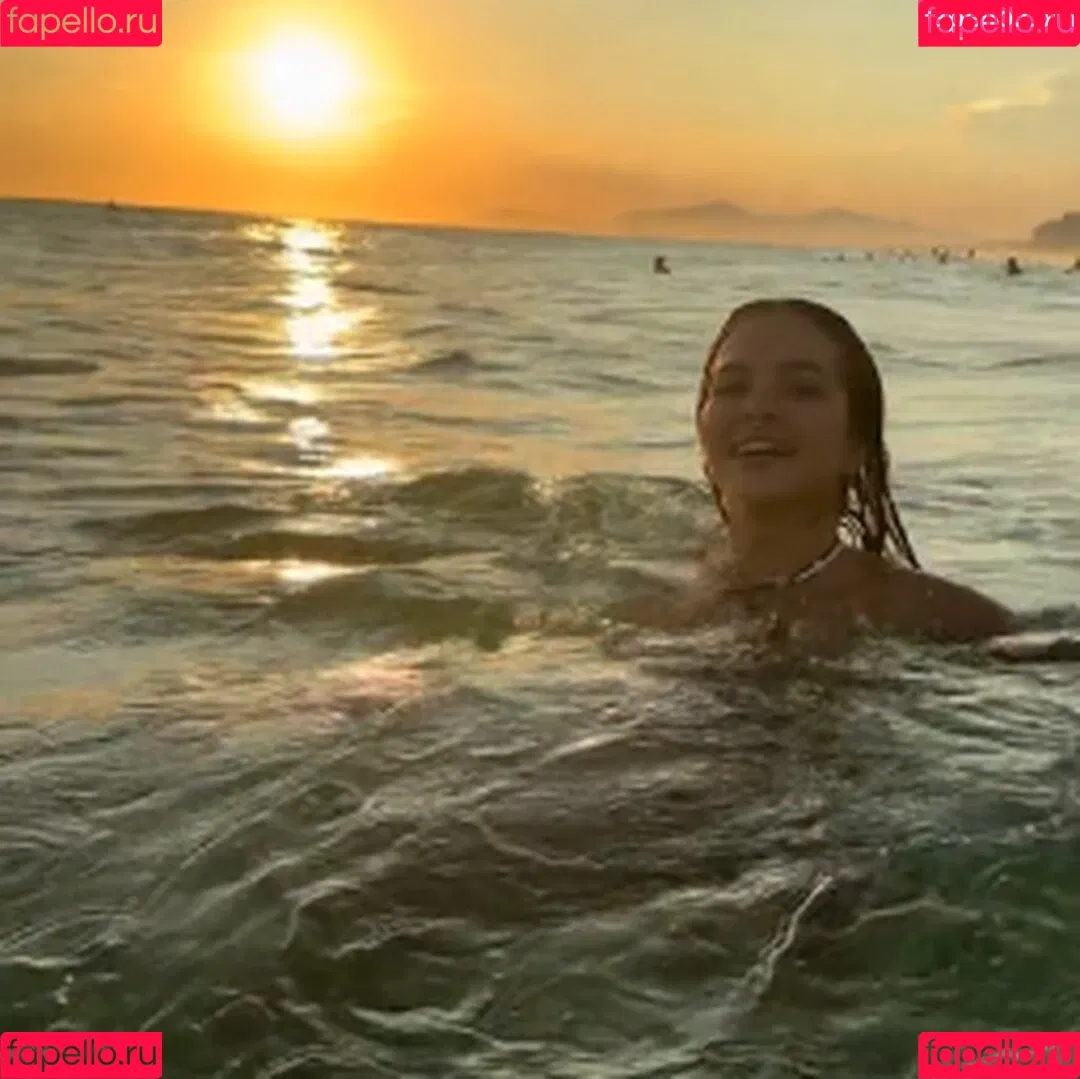 Dezoitou / Mel Maia / mel_maia / melissamelmaia Onlyfans Photo Gallery 