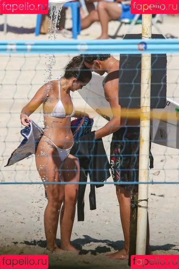 Dezoitou / Mel Maia / mel_maia / melissamelmaia Onlyfans Photo Gallery 